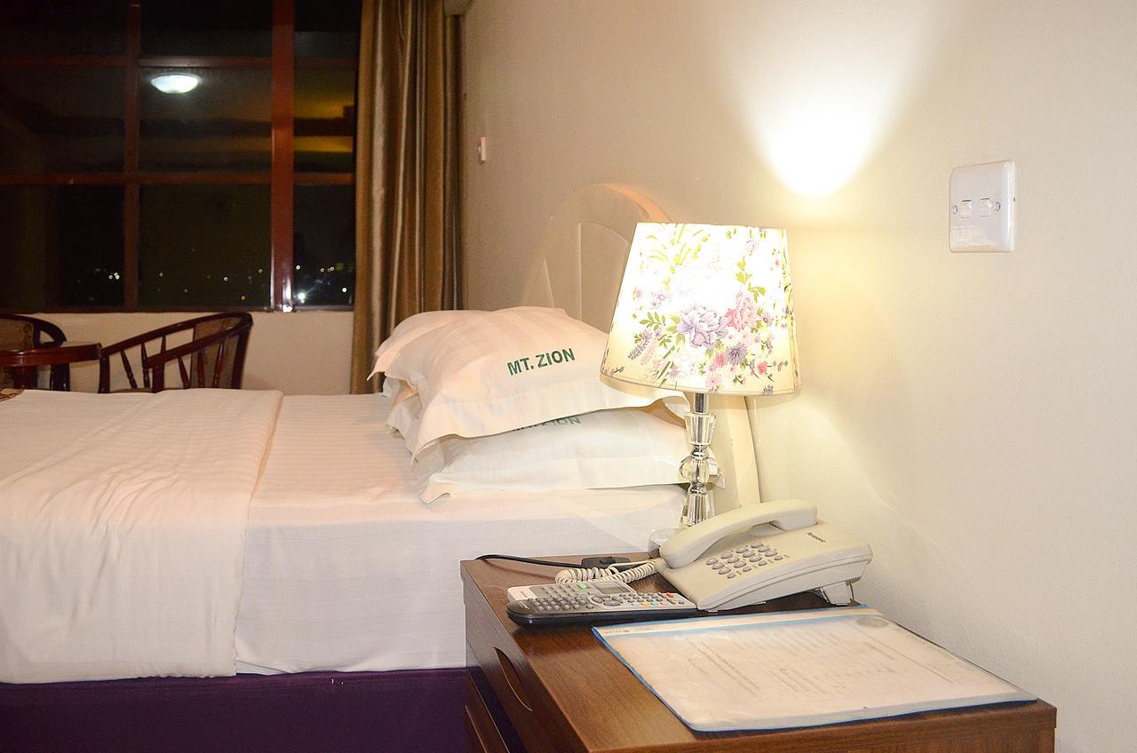 Mt. Zion Hotel カンパラ エクステリア 写真